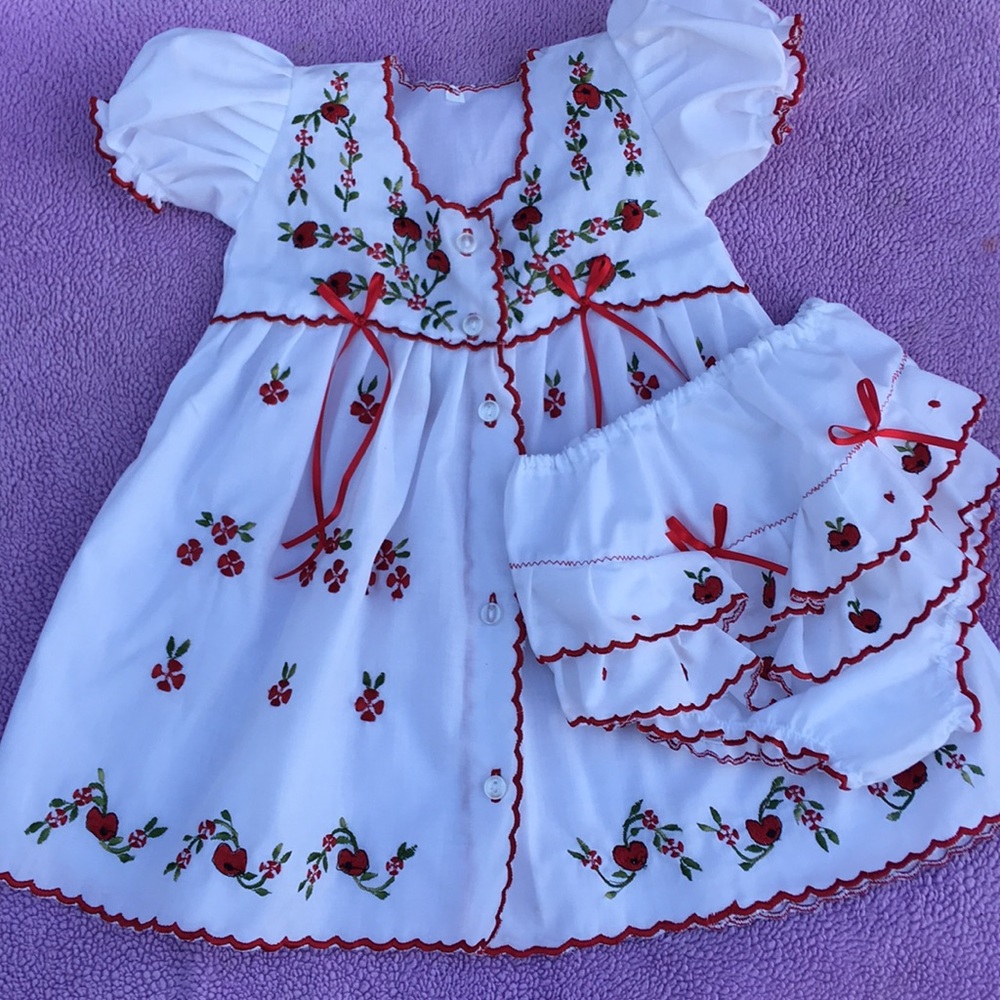 Embroidered toddler outfit NEW - NO TAGS